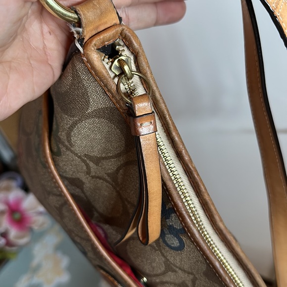 COACH Peyton Signature Clover Hobo/Crossbody bag - Picture 11 of 15